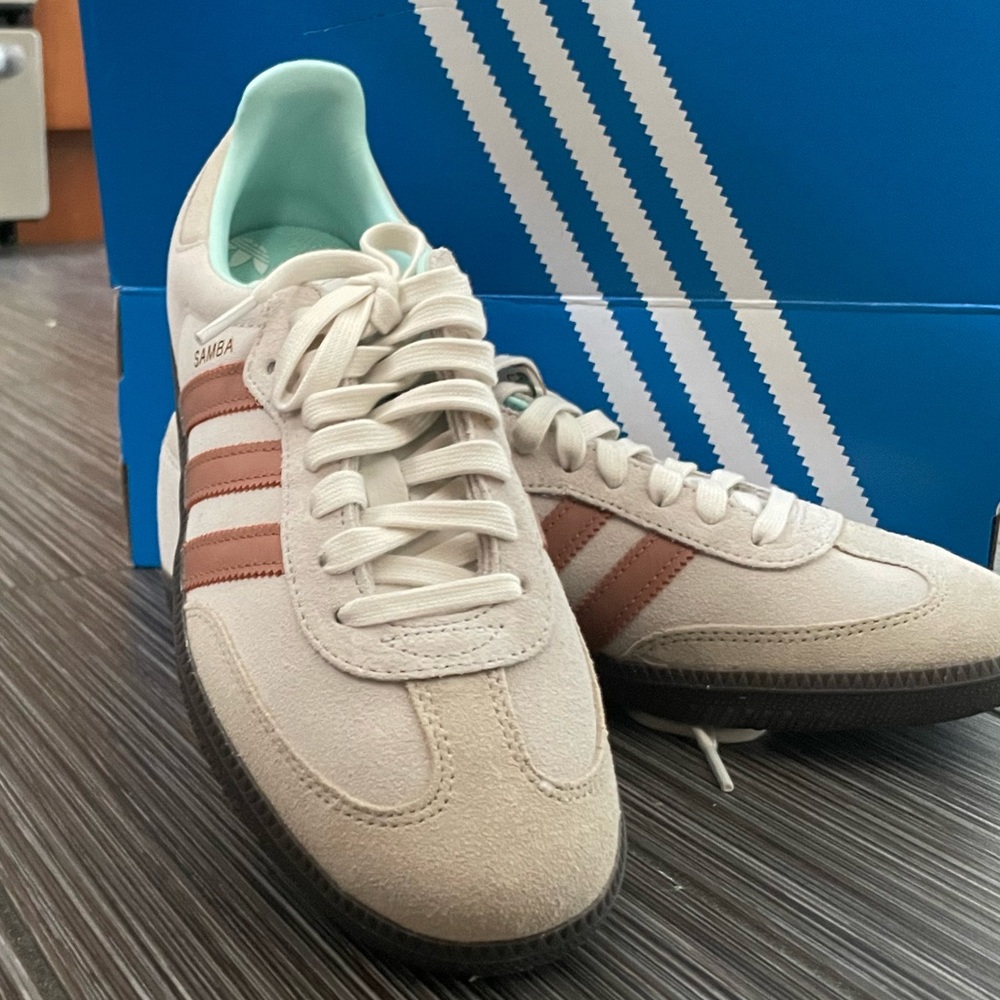 NWT Adidas Sambas